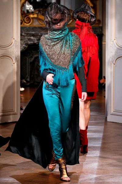 Look 11